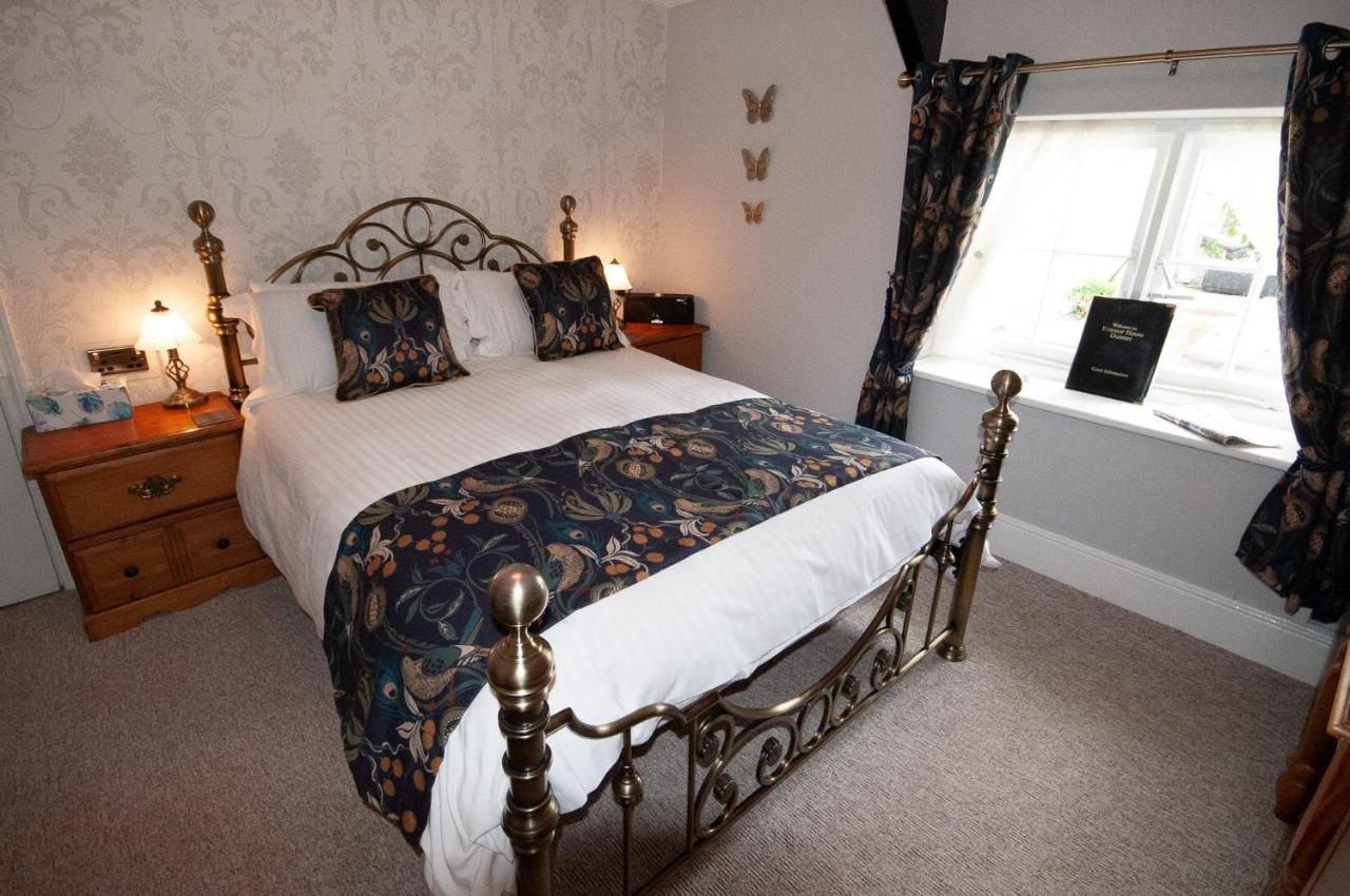 Exmoor House Hotel Дънстър Екстериор снимка