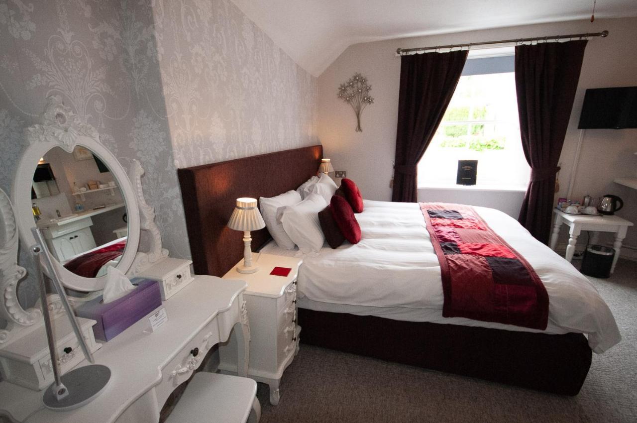 Exmoor House Hotel Дънстър Екстериор снимка