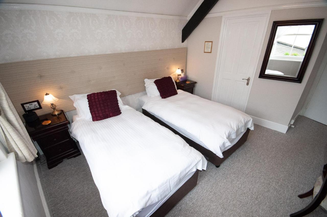 Exmoor House Hotel Дънстър Екстериор снимка