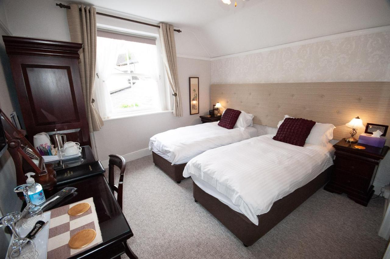 Exmoor House Hotel Дънстър Екстериор снимка