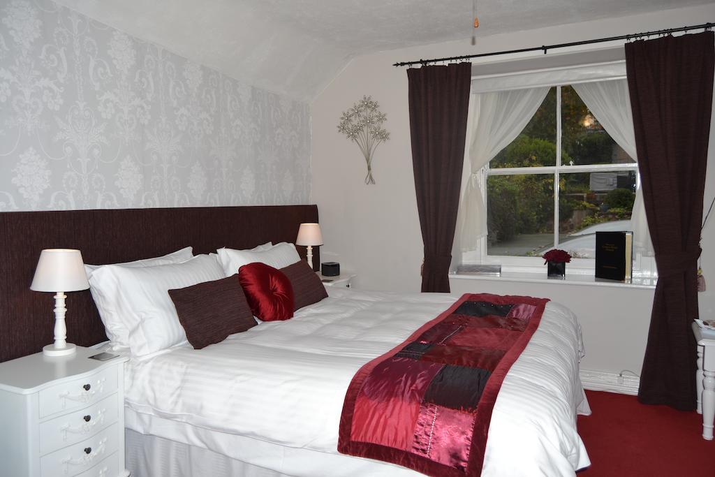 Exmoor House Hotel Дънстър Екстериор снимка